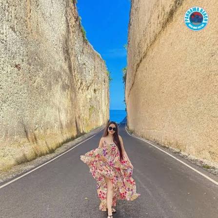 TRIP BROMO - SEWU - IJEN - LOVINA - ULUWATU 5D4N